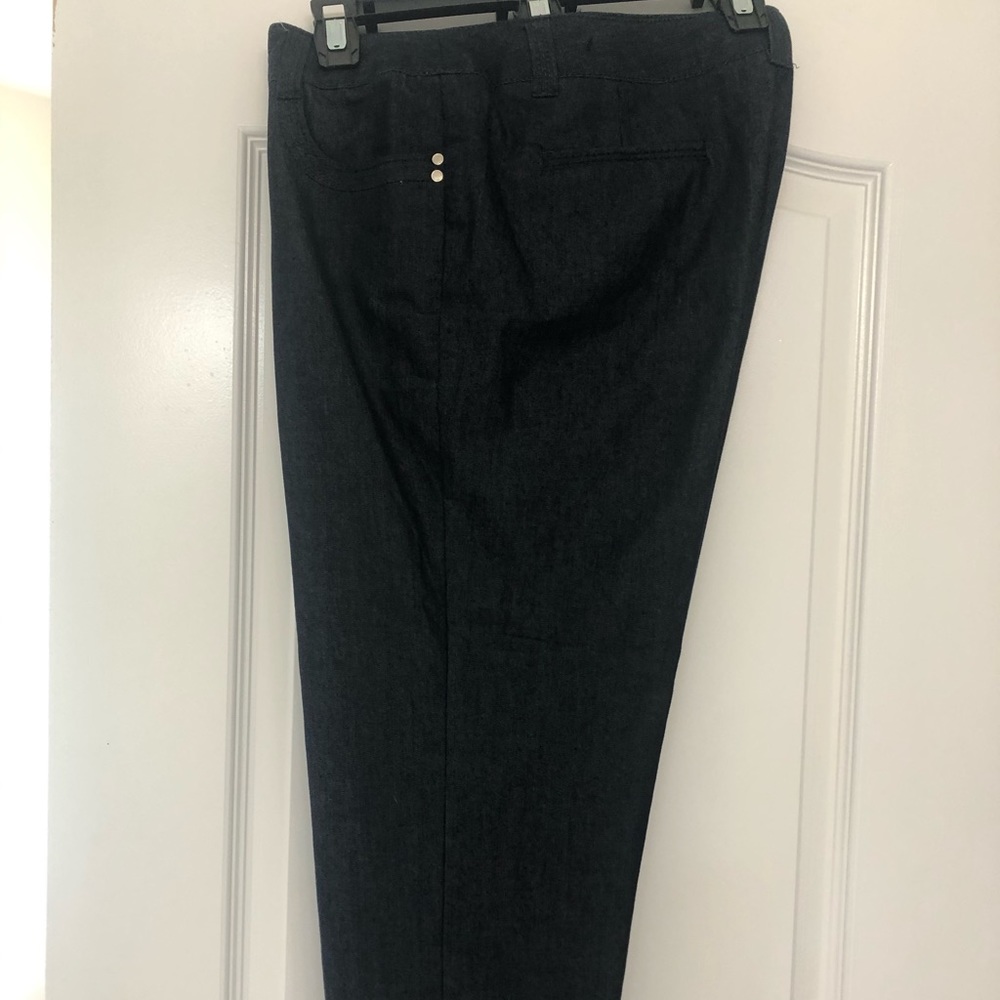 Zac & Rachel size 8 capris Never worn